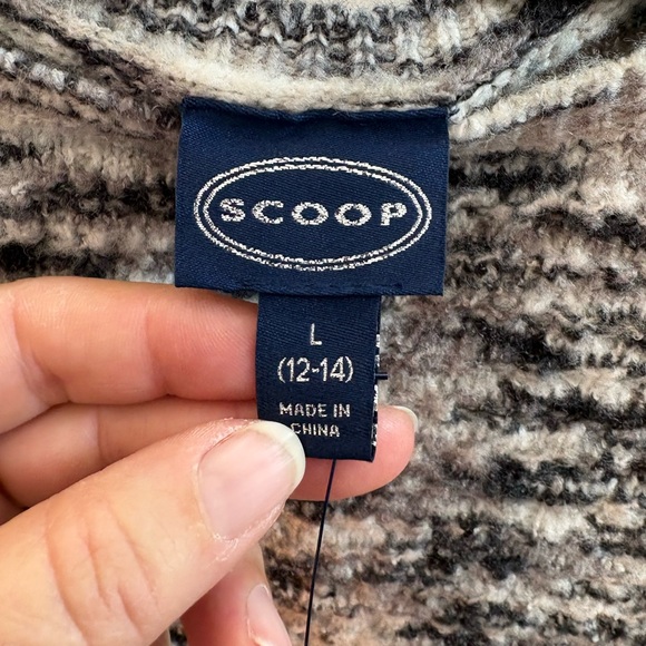 Scoop Space Dye Black And White Fringe Sweater L - Picture 4 of 5